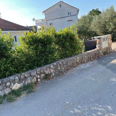 Villa Mira ***** Pinezići المظهر الخارجي الصورة