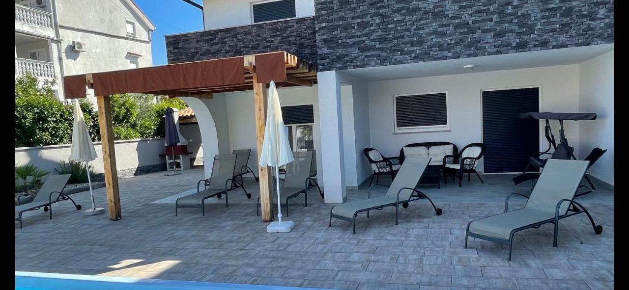 Villa Mira ***** Pinezići المظهر الخارجي الصورة