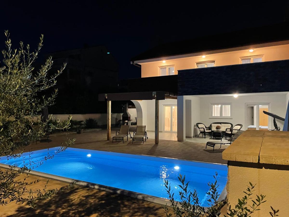 Villa Mira ***** Pinezići المظهر الخارجي الصورة