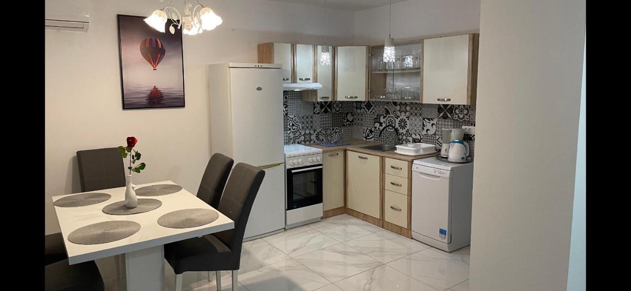 Villa Mira ***** Pinezići المظهر الخارجي الصورة