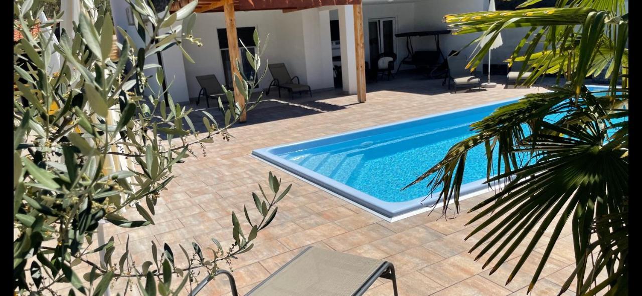 Villa Mira ***** Pinezići المظهر الخارجي الصورة