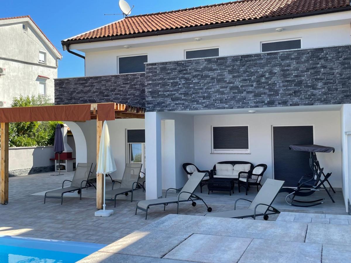 Villa Mira ***** Pinezići المظهر الخارجي الصورة