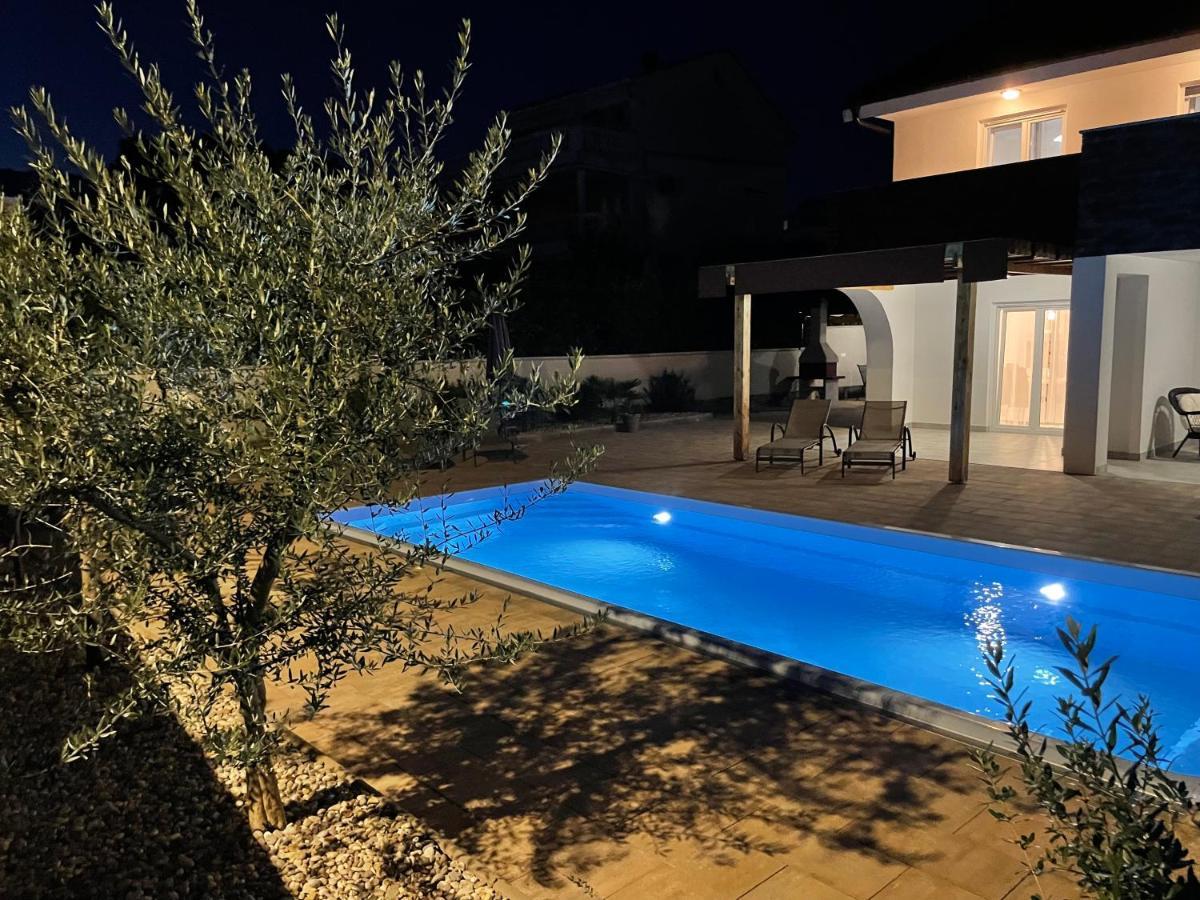 Villa Mira ***** Pinezići المظهر الخارجي الصورة