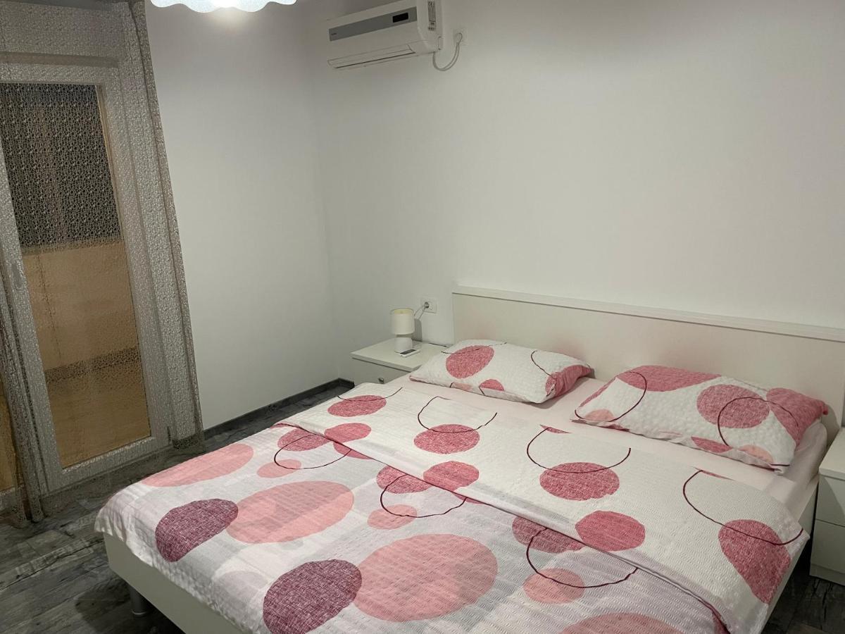 Villa Mira ***** Pinezići المظهر الخارجي الصورة