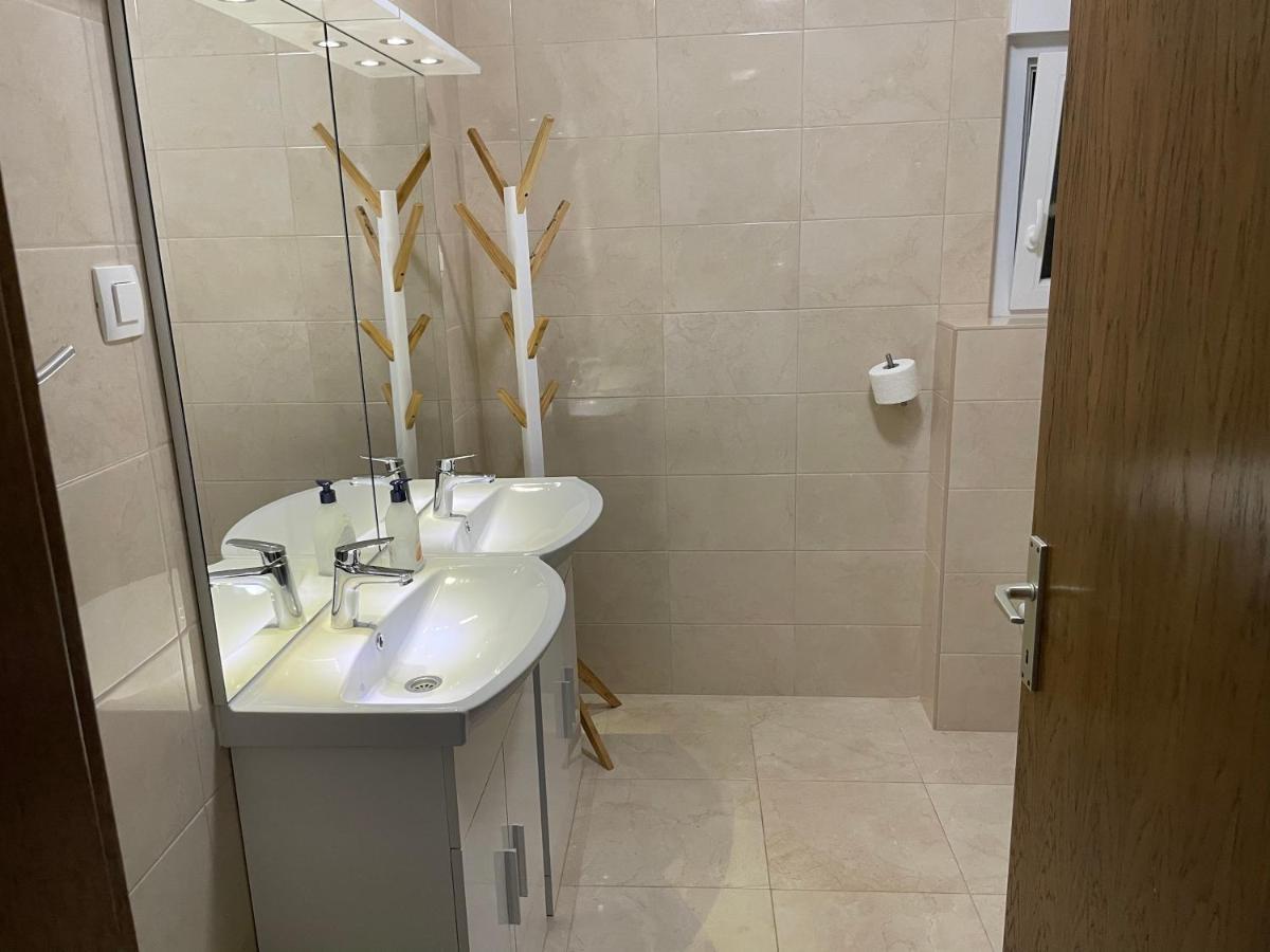 Villa Mira ***** Pinezići المظهر الخارجي الصورة